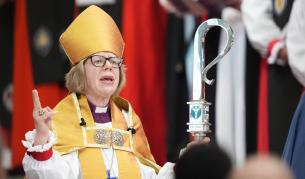 Бивша медицинска сестра оглави Англиканската църква като първата жена архиепископ