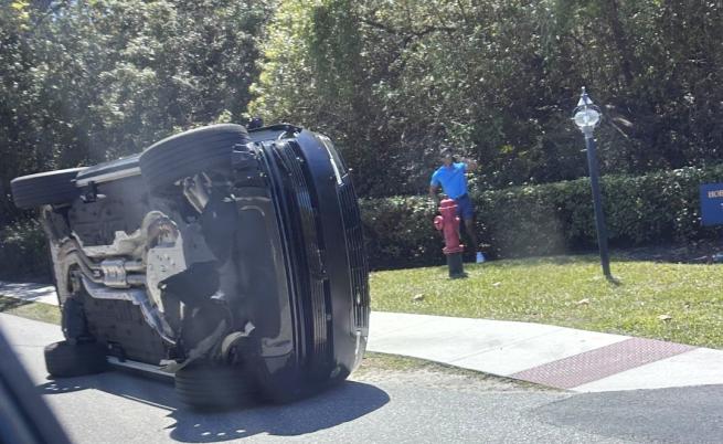 Пуснаха от ареста Тайгър Уудс след зрелищната катастрофа във Флорида (СНИМКИ)