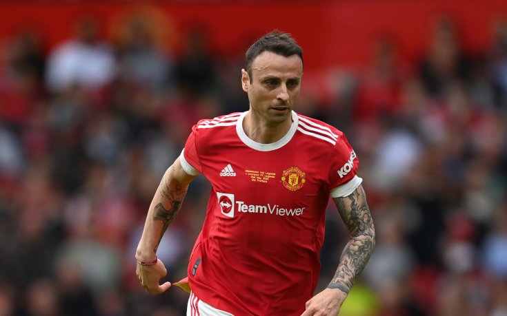 Бербатов се завърна за Манчесър Юнайтед - пропусна дузпа, но направи асистенция