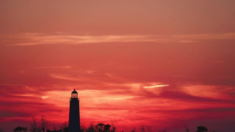 Зловещ феномен в Австралия: Небето стана кървавочервено (ВИДЕО)