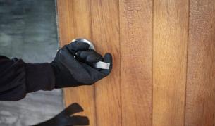 Как да защитим дома си от нежелани гости по време на дълга отпуска