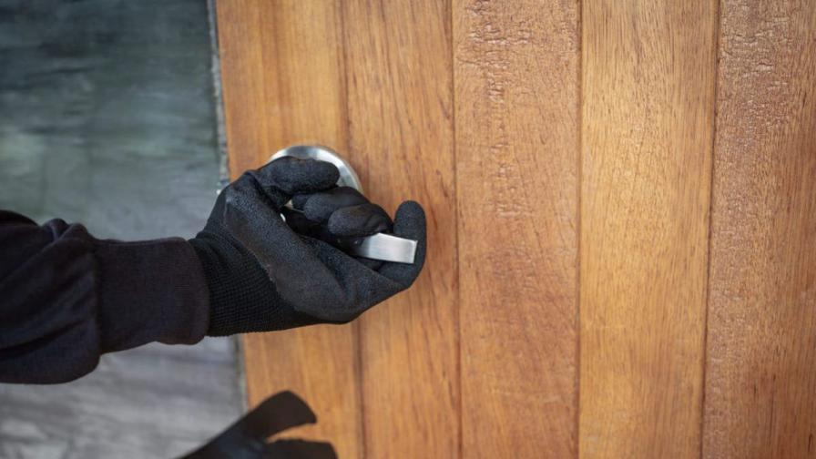 Как да защитим дома си от нежелани гости по време на дълга отпуска