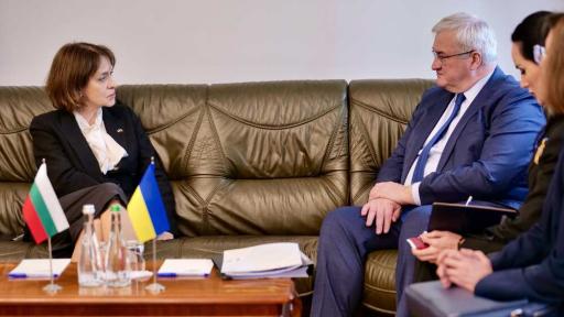 Нейнски: България също беше изнудвана от Русия, така че разбира Украйна