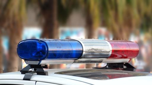 Кола блъсна шофьор, слязъл от аварирал автобус