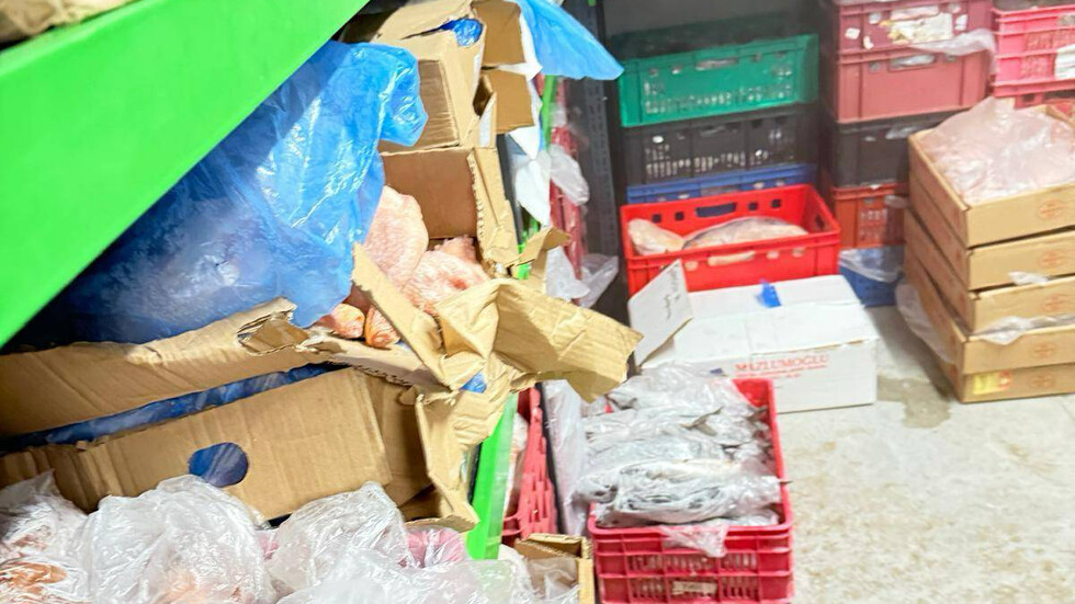 БАБХ спря от продажба над 2,4 тона храни в Хасково