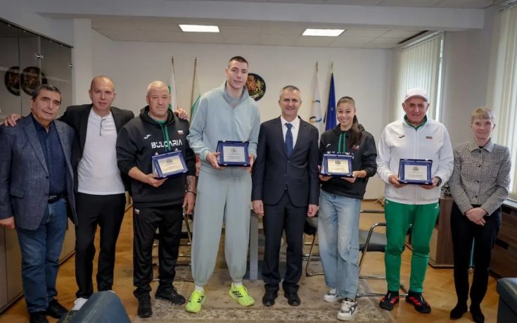 ММС награди с премии Божидар Саръбоюков, Алекс Начева и техните треньори