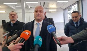 Вътрешният министър: Дори във фризьорски салони се откриват списъци с имена и приготвени пари