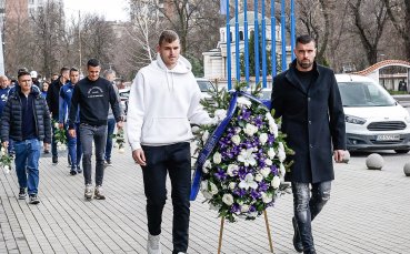 Отборът на Левски почете паметта на Борислав Михайлов