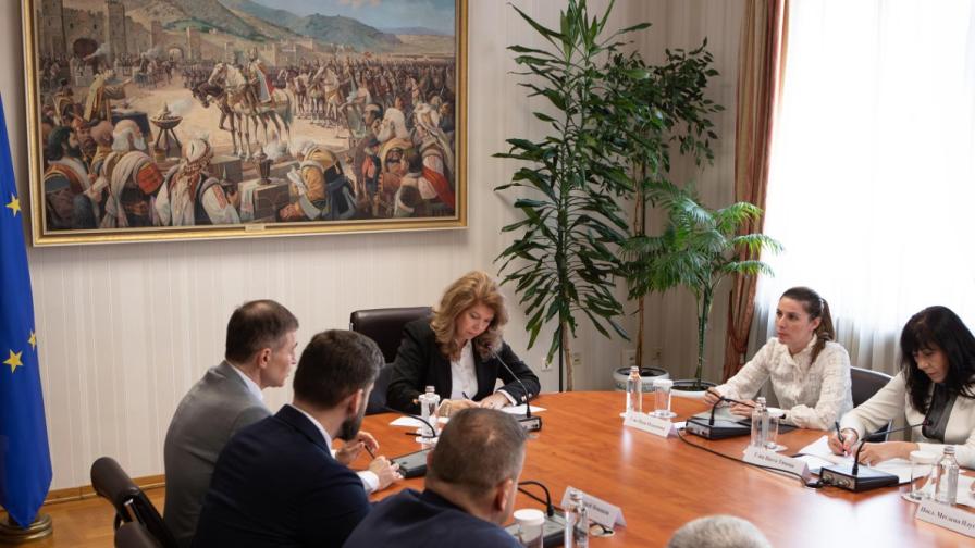 <p>Критична среща за РС Македония при президента</p>