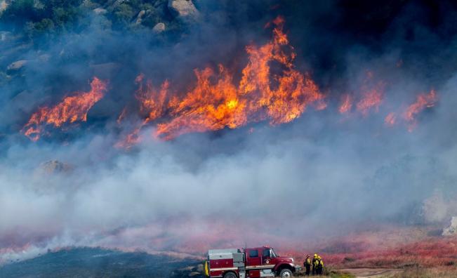 <p>Огнен ад в Калифорния: Горски пожар доведе до евакуации</p>