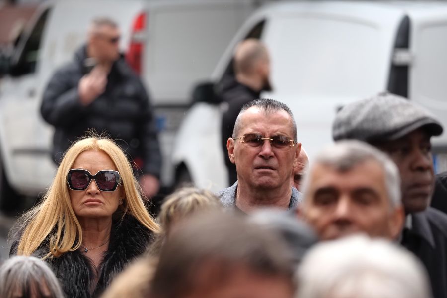 <p>България изпраща легендарния вратар Борислав Михайлов.</p>