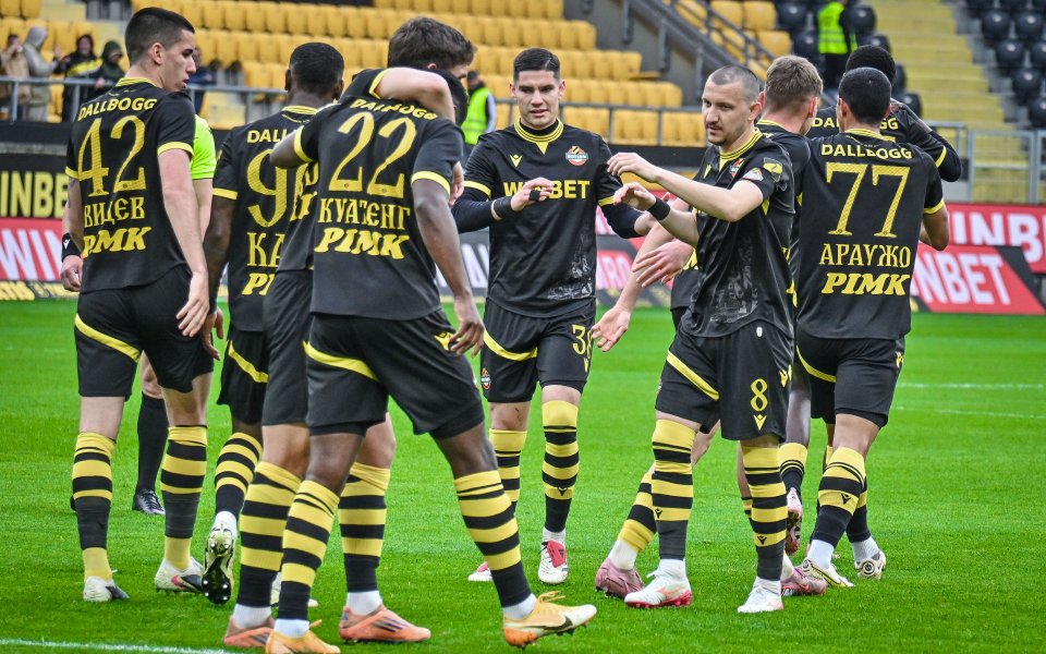 Ботев Пловдив разпиля Спартак на „Колежа“