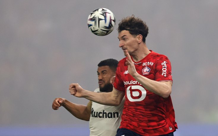 Лил премаза Ланс в Дербито на Севера, удари рамо на ПСЖ