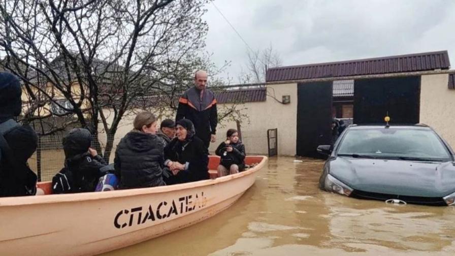 Водно бедствие в Русия, загинали и хиляди евакуирани