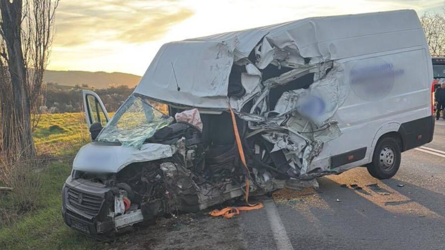 Тежка катастрофа с жертва затвори пътя София – Варна