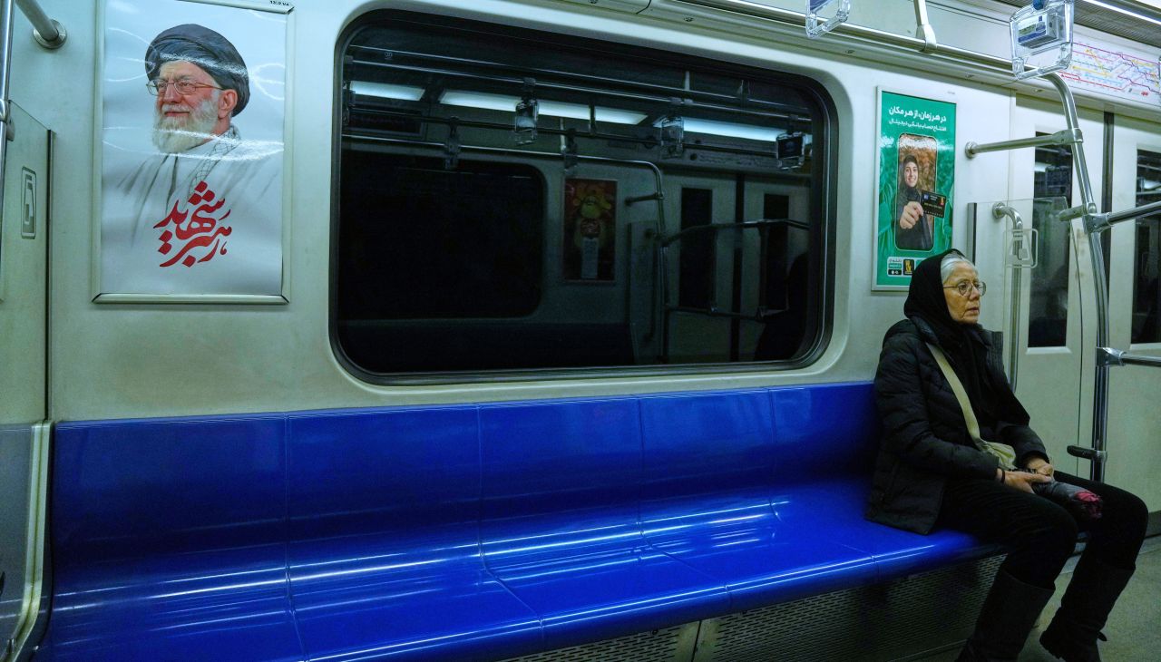 Израелската армия предупреди хората в Иран да стоят далеч от влаковете