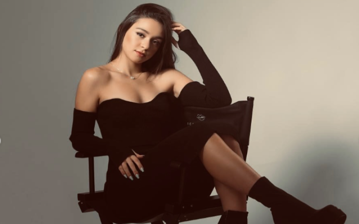 Красива колежка е музата на атлет №1 на България