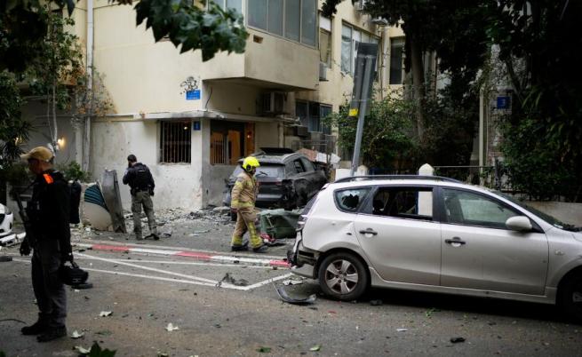 Експлозии отекнаха в Тел Авив, Иран атакува града с касетъчни бомби