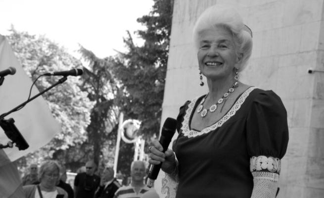 Почина българската народна певица Янка Рупкина