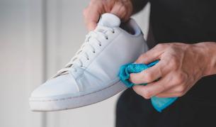 Никога не чистете обувките си така, съсипвате ги