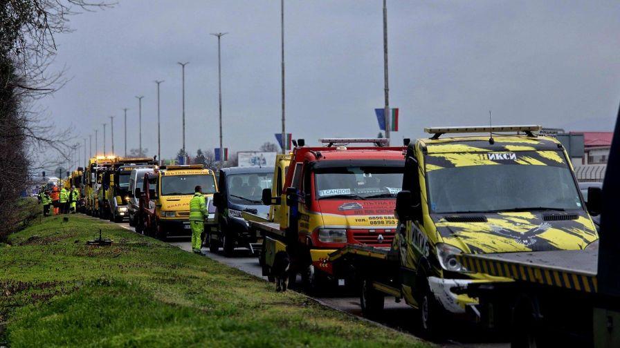 Повече от 300 камиона на пътната помощ излизат на протест в София