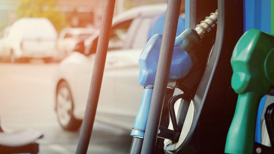 Ново поскъпване на дизела: Цената у нас скочи с 2 евроцента през почивните дни
