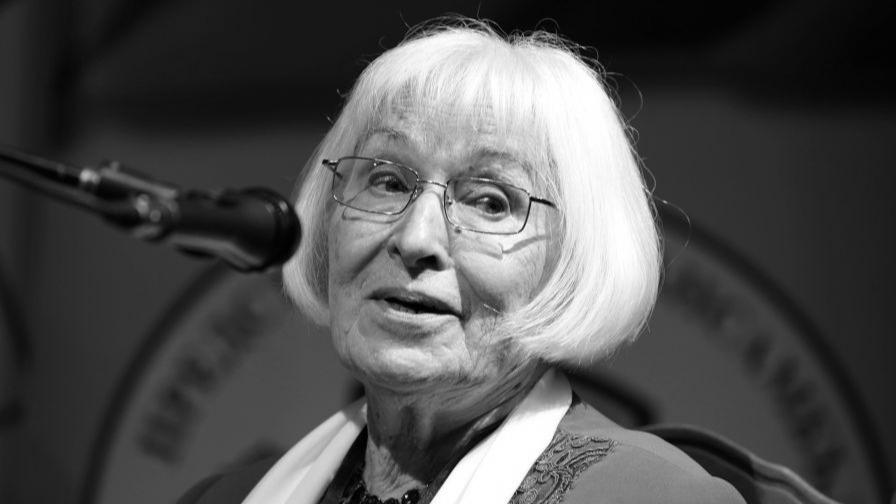 <p>Почина един от най-ярките и емблематични гласове на българската поп-музика</p>