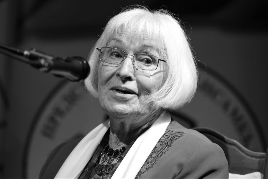 Почина певицата Маргрет Николова