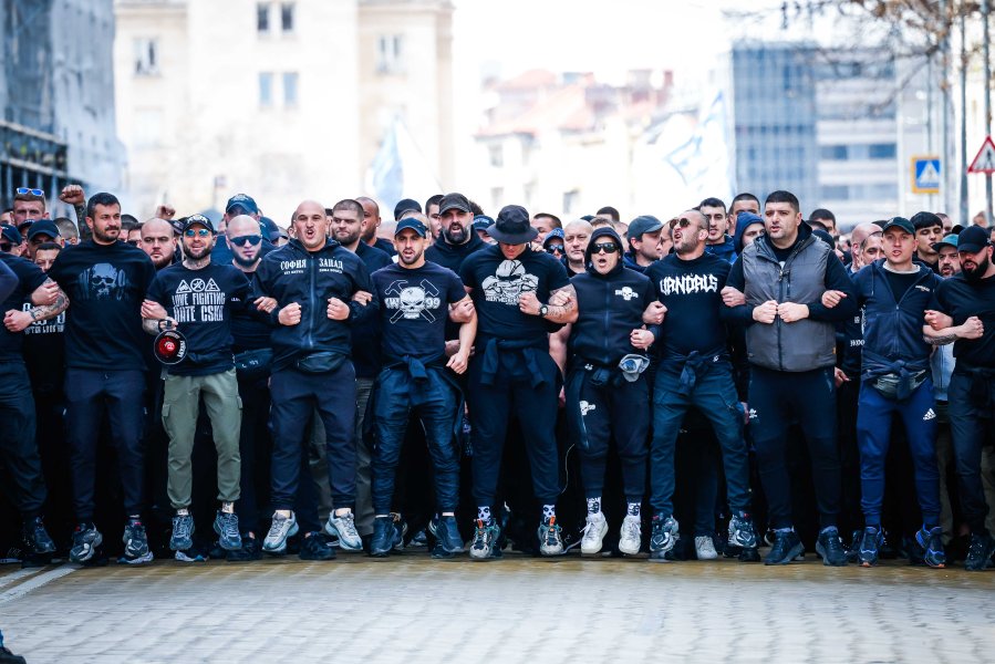 Шествие на феновете на Левски преди дербито с ЦСКА1