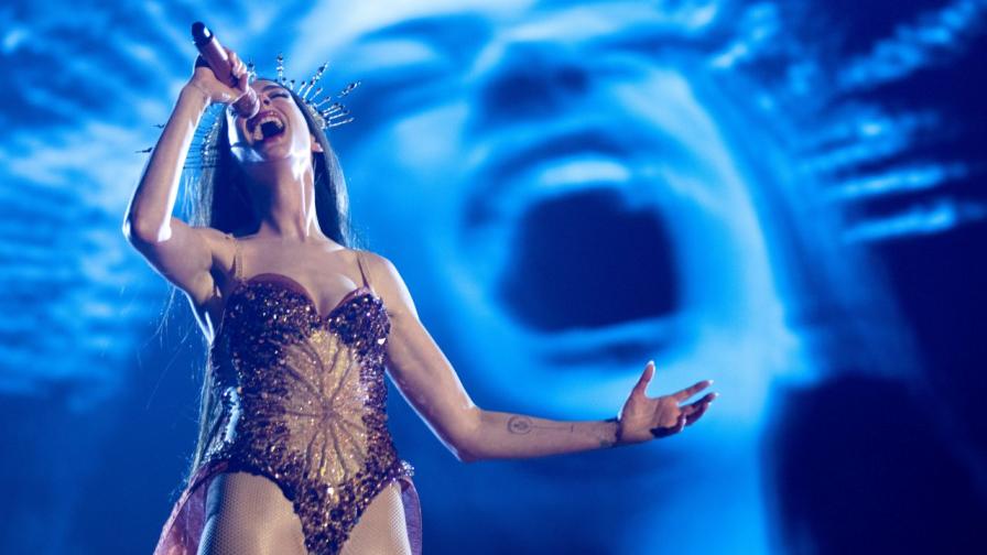 Ан Хатауей като Лейди Гага: „Mother Mary“ - от поп блясък до объркващ филм за призраци