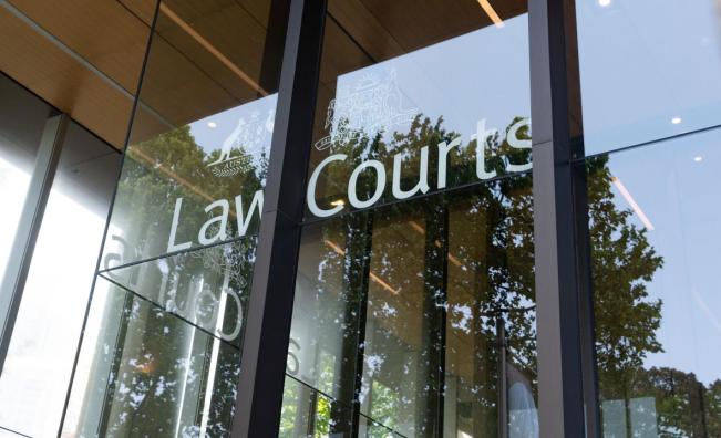 Най-богатият човек в Австралия трябва да раздели богатството си