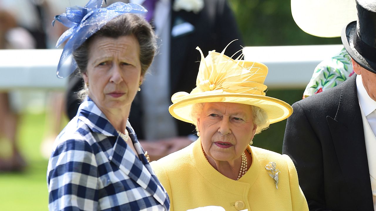 Кралски разкрития: Жестокото темпо, което плашеше кралица Елизабет II