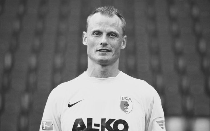 Бивш вратар на Ливърпул и Арсенал загина на 48-годишна възраст