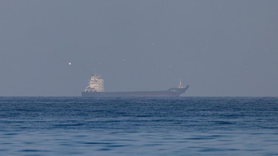 <p>Ормузкият проток е отворен, но на каква цена</p>