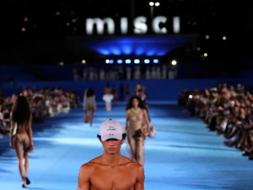Модели представиха колекцията на Misci по време на Седмица на модата в Рио