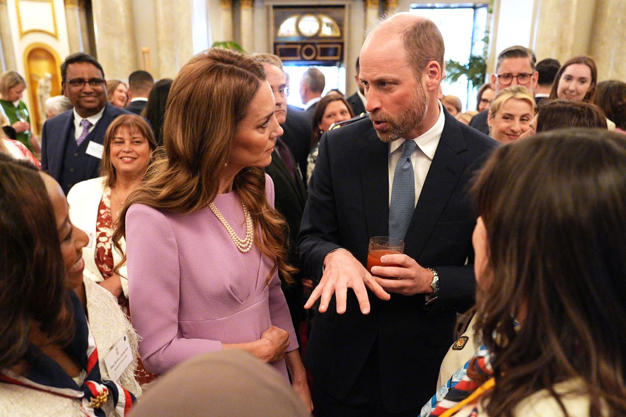 <p>Кралското семейство и специални гости се събраха в Бъкингамския дворец, за да почетат наследството и 100-годишнината от рождението на покойната кралица Елизабет II.</p>