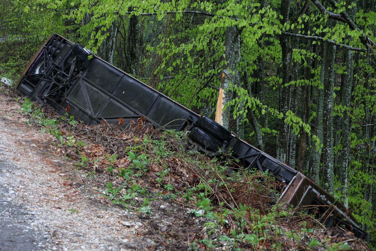 <p>Тежко пътнотранспортно произшествие с автобус, превозващ украински граждани, отне два живота и остави десетки ранени на пътя между Малко Търново и границата.</p>