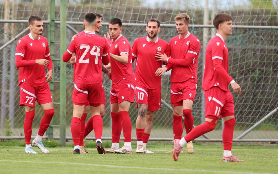 Дубъла на ЦСКА с нов успех, Марк-Емилио Папазов блести