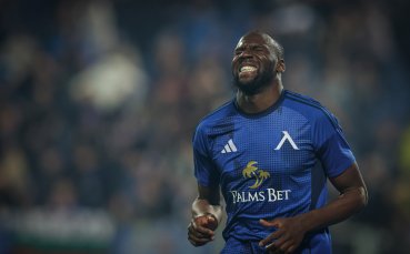 Завръщането на Мустафа Сангаре се отлага още малко