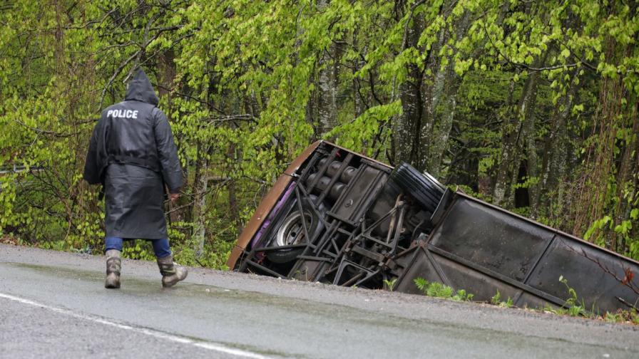 Задържан е шофьорът на украинския автобус, който катастрофира край Малко Търново