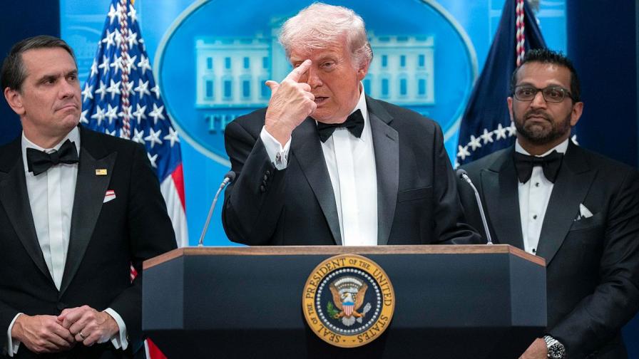 Доналд Тръмп дава брифинг след стрелбата