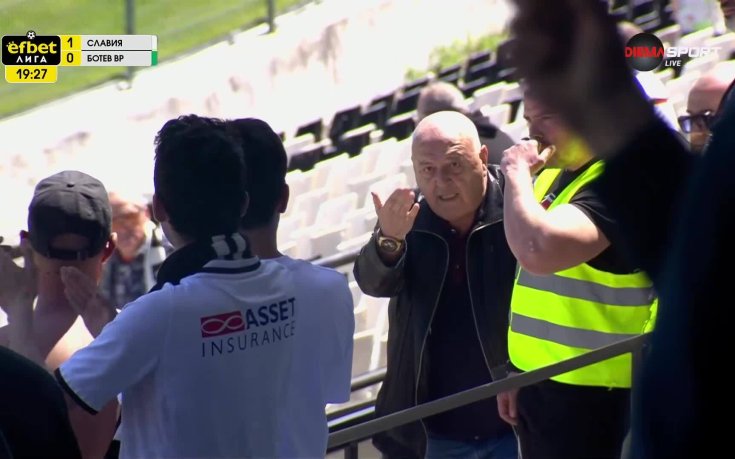 Венци Стефанов влезе в конфликт с феновете на Славия (видео)