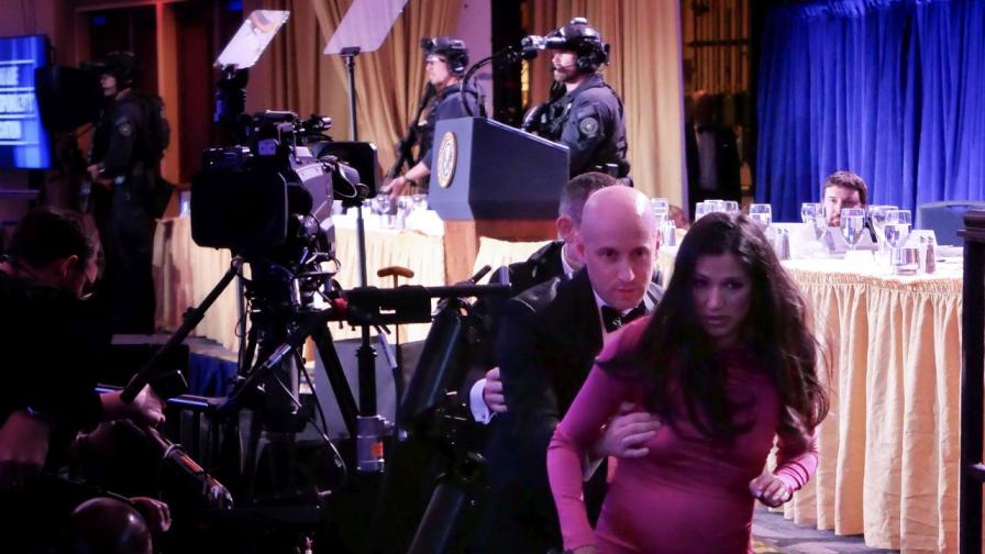 <p>Стивън Милър спасява бременната си жена, а Шерил Хайнс тича след Кенеди и охраната&nbsp;</p>