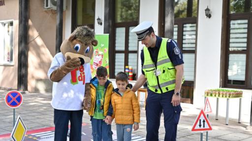 Пет детски градини от Пловдив се включват в образователната кампания „Пресичам безопасно с TEDI“