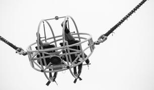 <p>Ужас на панаир в Севиля: Атракцион се скъса във въздуха</p>