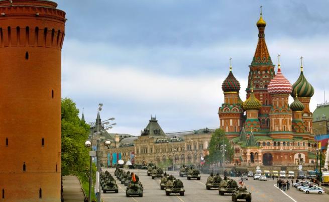 Парадът в Москва за 9 май ще е без военна техника