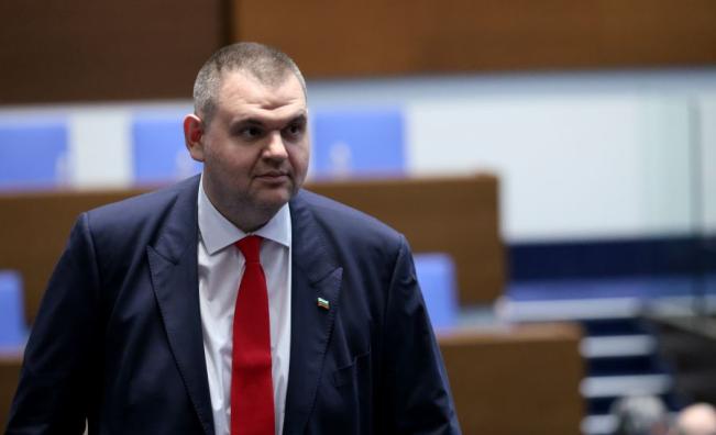 Сметната палата решава да разследва ли Делян Пеевски