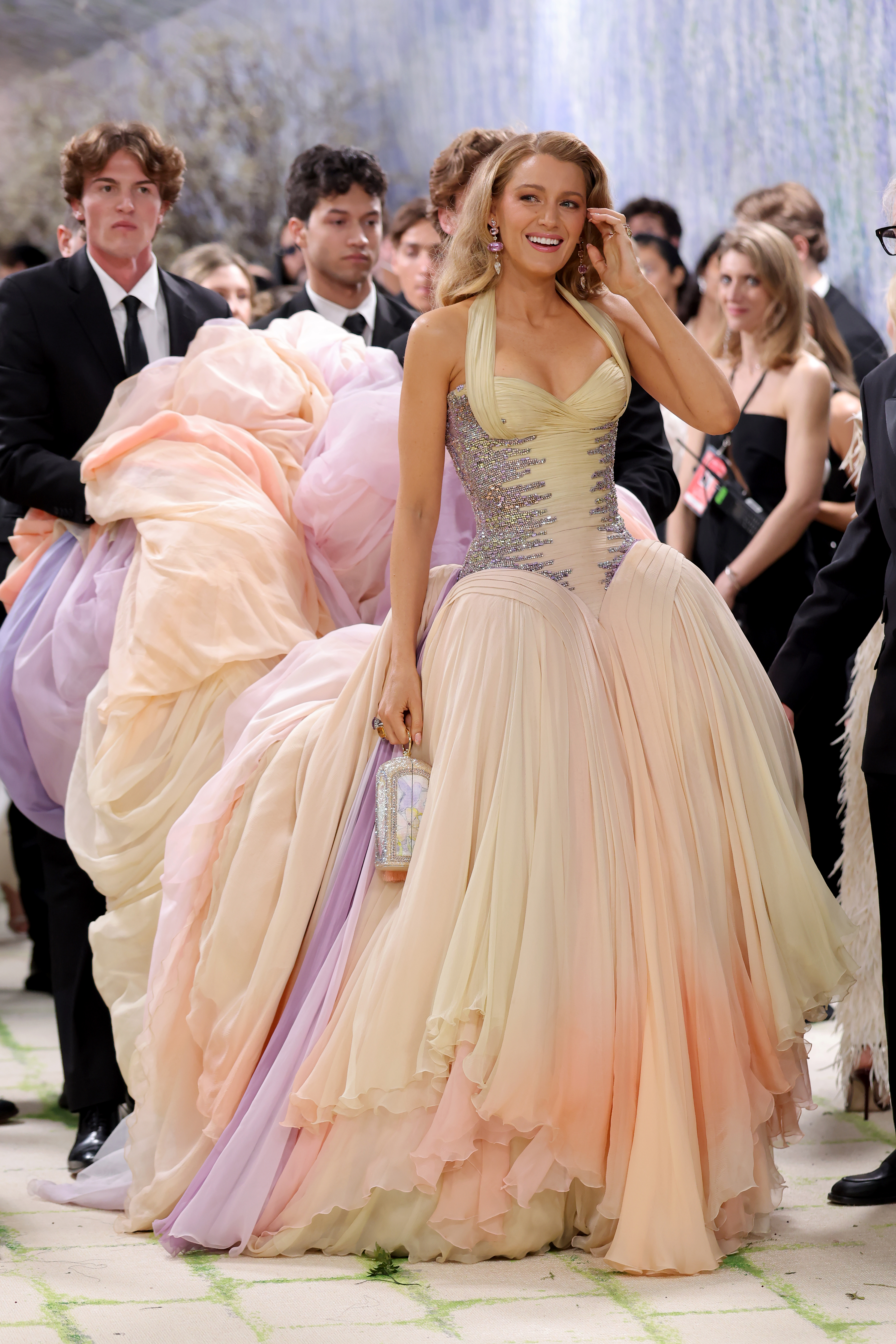 Блейк Лайвли превръща Met Gala в лична изповед на червения килим.