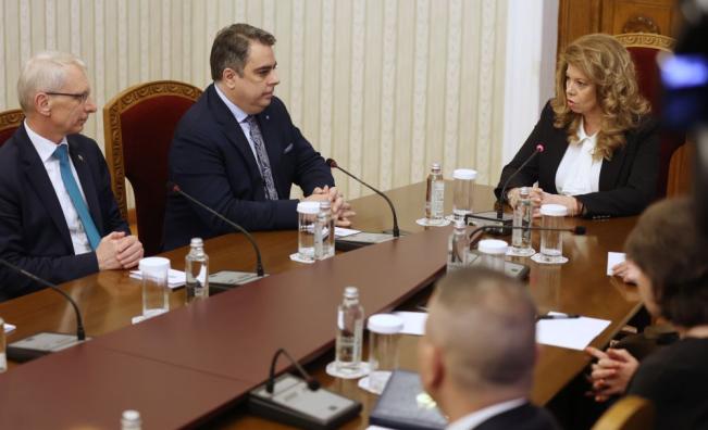 Асен Василев пред Йотова: Няма проблеми с бюджета