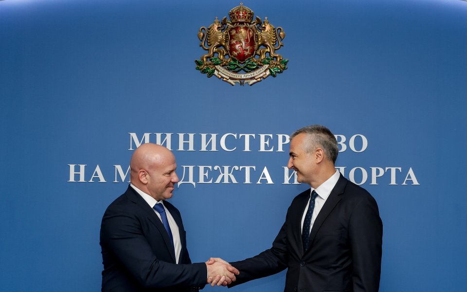 Официално: Димитър Илиев предаде министерския пост на Енчо Керязов